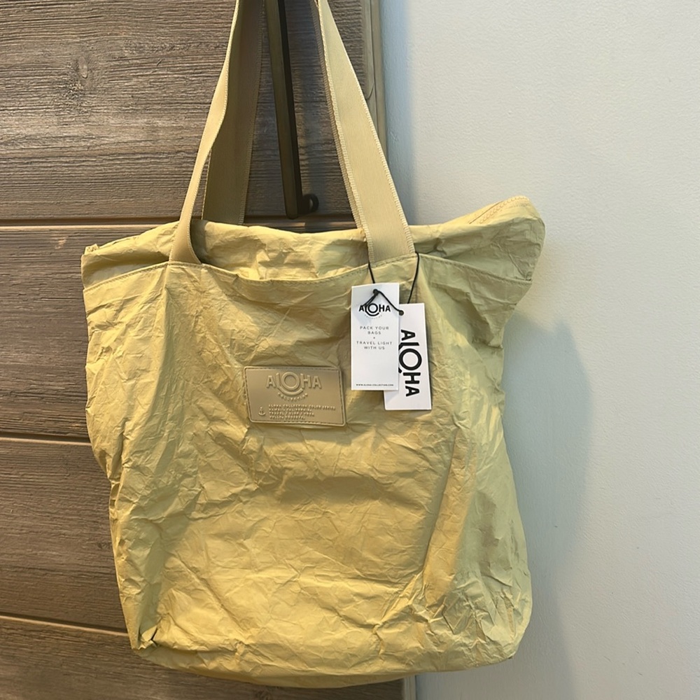 Aloha brand day tripper tote! New with tags!